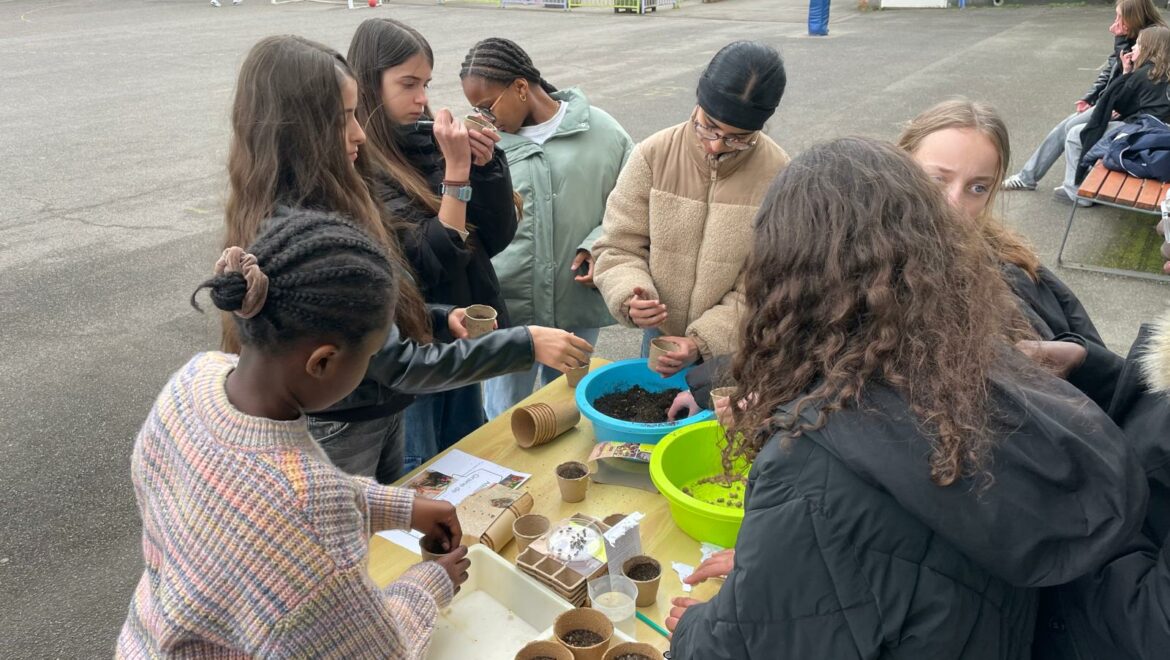 Atelier plantations des éco-délégués