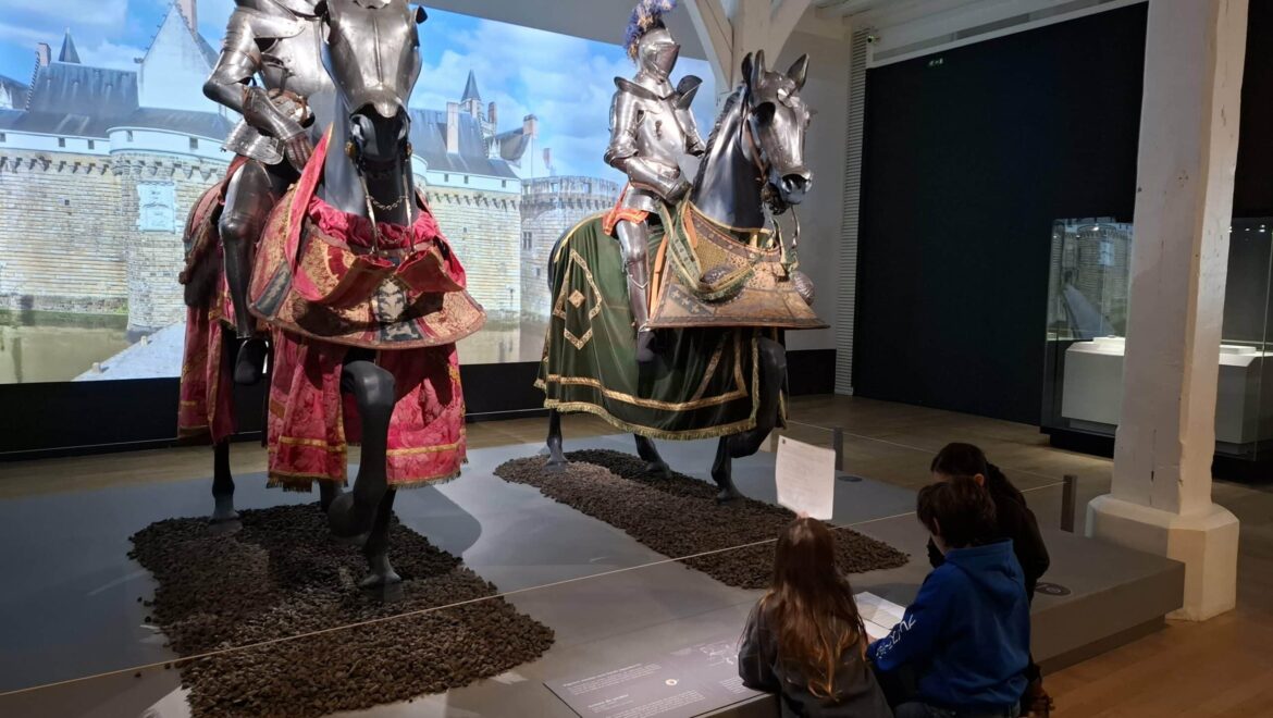 Les CM1 à l’exposition “Chevaliers”