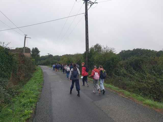 CM2 A : CLASSE DEHORS AU LAC DE GRAND-LIEU