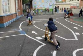 De nouveaux tracés dans la cour des maternelles