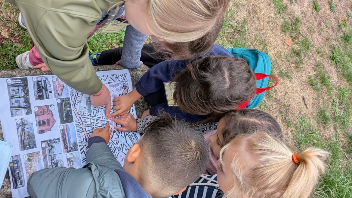 Les CP A partent à la découverte du quartier de l’école !